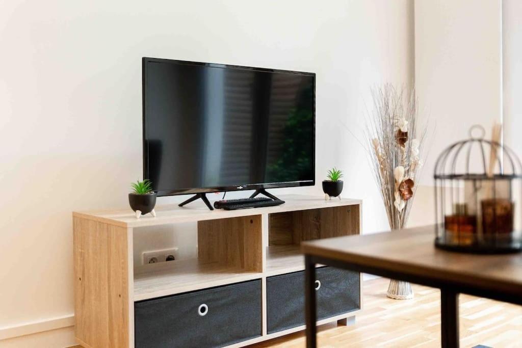 Appartement Moderne, Metro 7, Parking Et Jardin Вильжюиф Экстерьер фото